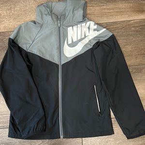 Nike youth windbreaker